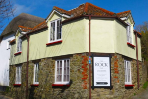The Old Stores, a Grade II listed cottage in the delightful village of Georgeham, is ideal for beach, surfing, walking & cycling holidays